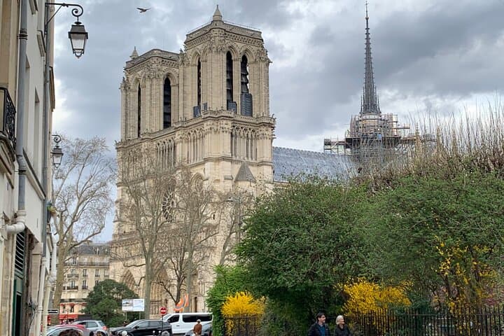 Notre-Dame Cathedral Exterior and Latin Quarter Guided Tour