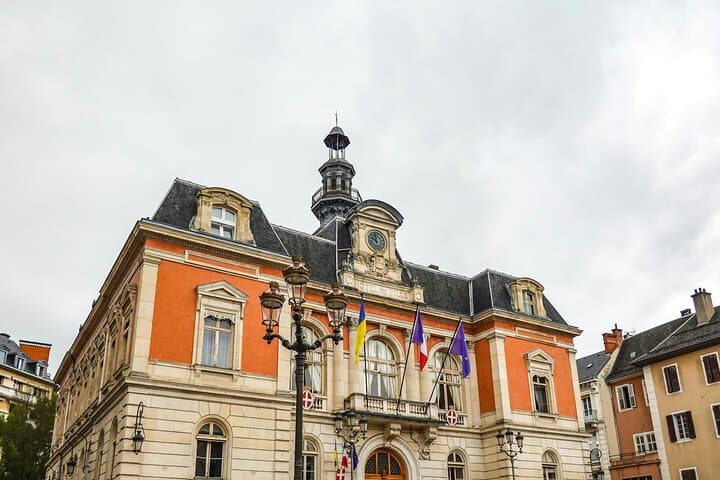 Explore Chambéry in 60 minutes with a Local