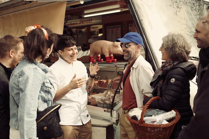 The chef will offer you a guided tour of the market