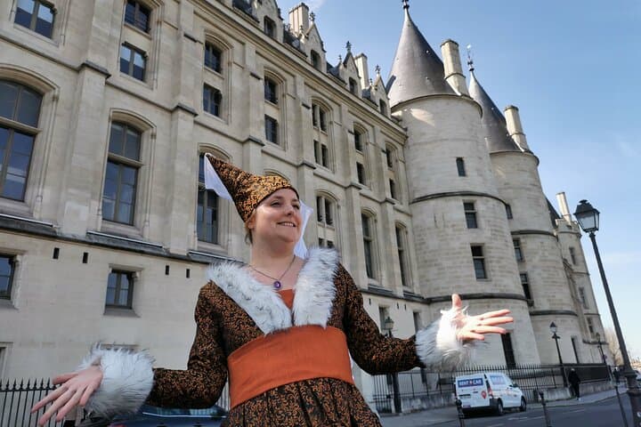 Unusual Guided Tour of Ile de la Cité Narrated by Isabeau