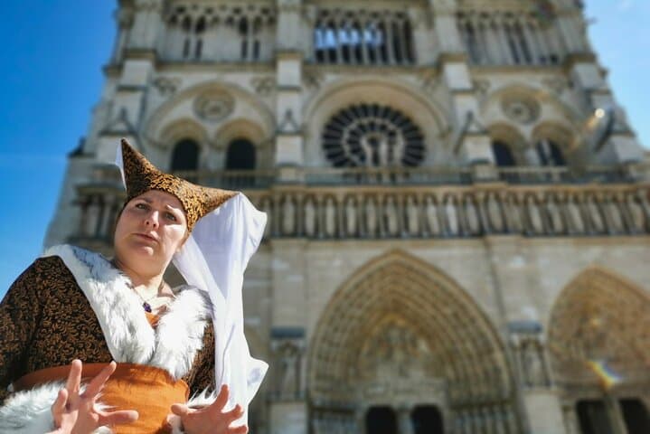 Unusual Guided Tour of Ile de la Cité Narrated by Isabeau
