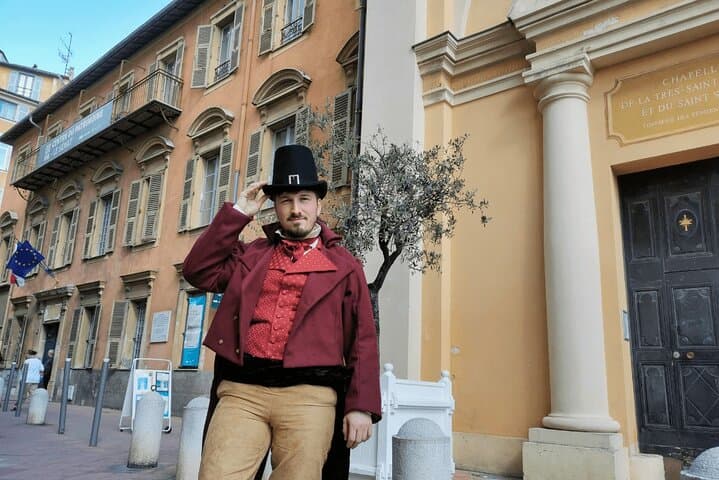 Unusual guided tour of Old Nice by a 19th century executioner