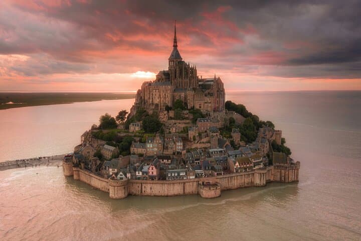 From Bayeux: Private Full-Day Trip to Mont-Saint-Michel