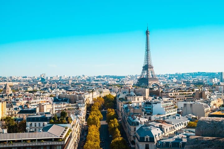 Paris: Digital Tour with No Guide – Use Your Phone to Explore