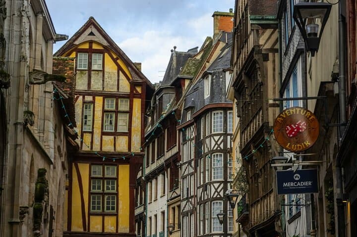 Rouen Private Walking Tour with Local Guide
