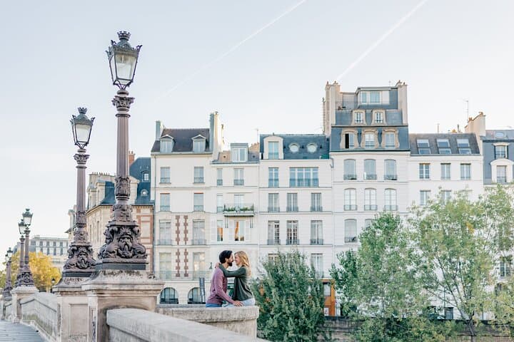Paris - Private Photoshoot for Couples with a Local Photographer