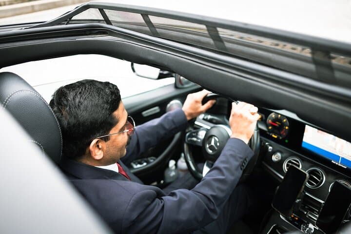 Paris: Private VIP Airport Transfers