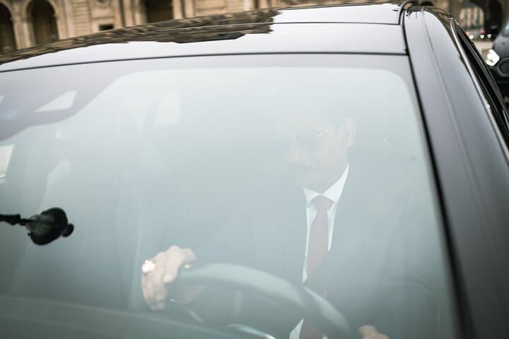 Paris: Private VIP Airport Transfers