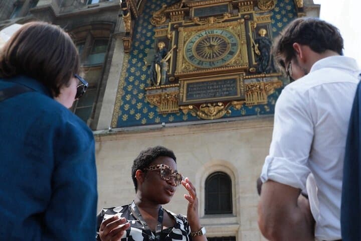 Private Guided Tour of Notre Dame Island with Cathedral Visit