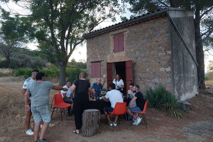 Group of friends in tasting, convivial moment