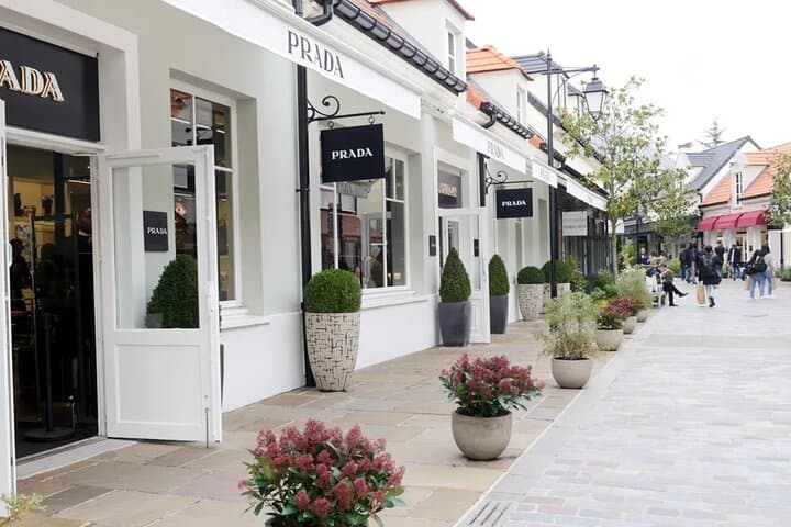 Private Tour to La Vallée Village