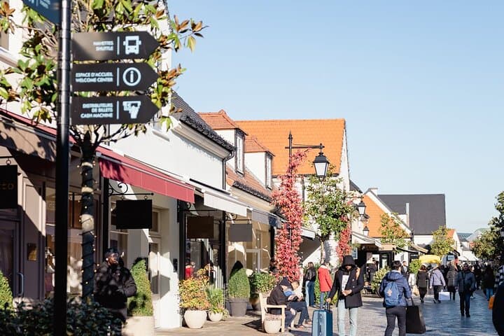 Private Tour to La Vallée Village