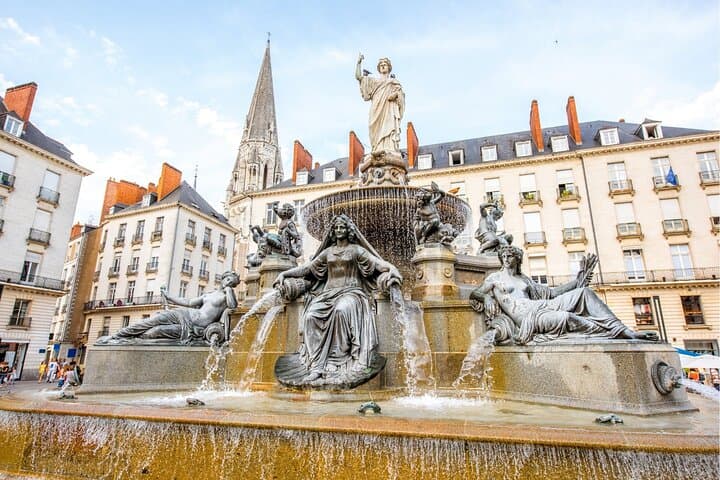 Nantes Scavenger Hunt & Highlights Self-Guided Walking Tour