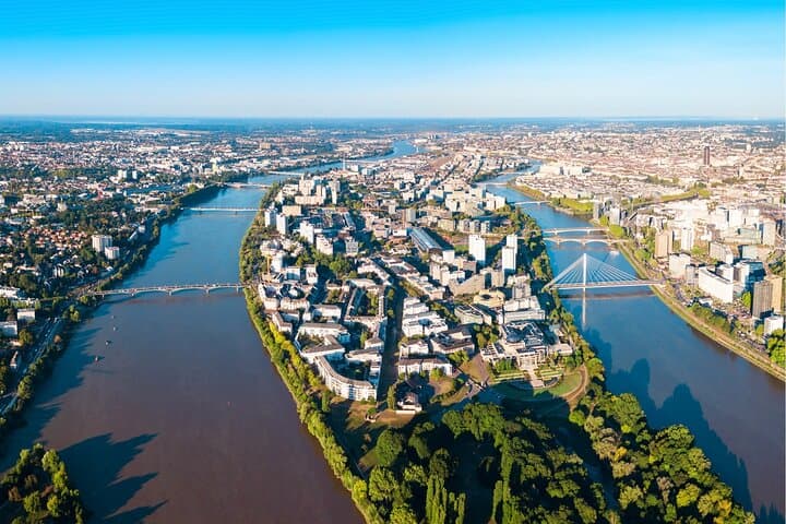 Nantes Scavenger Hunt & Highlights Self-Guided Walking Tour