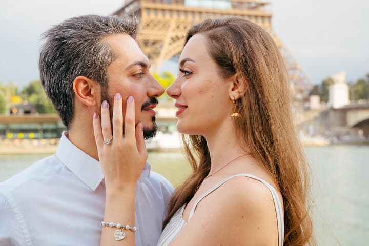 Photoshoot Express Eiffel Tower or other Couples and Proposals