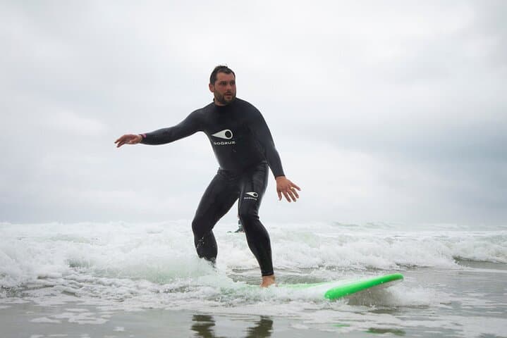 Surf lessons beginners in the Basque Country