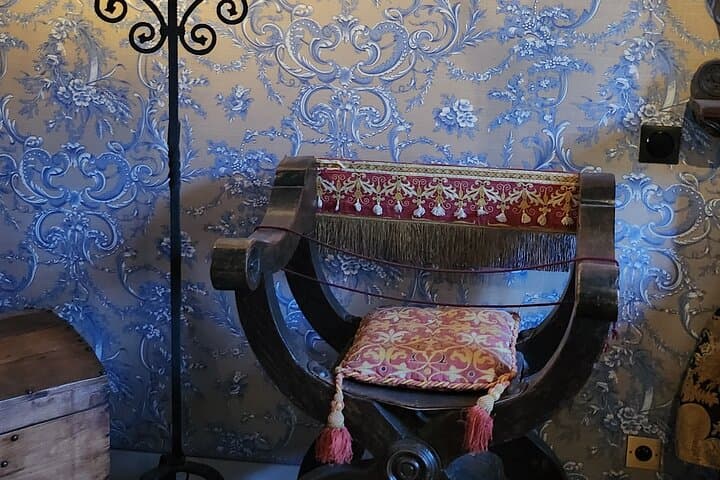 detail of Marie Stuart's bridal chamber