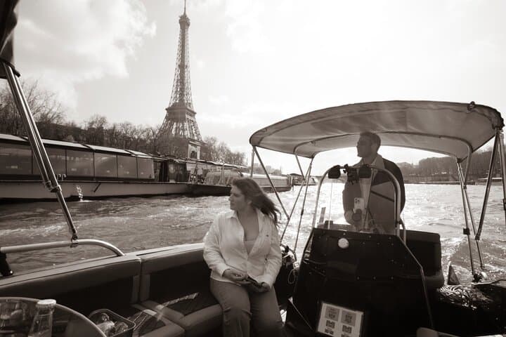Top Private Cruises in Paris with French Champagne and surprises