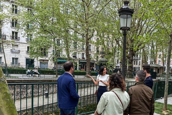 A tour led by a local foodie, architect and urban planner