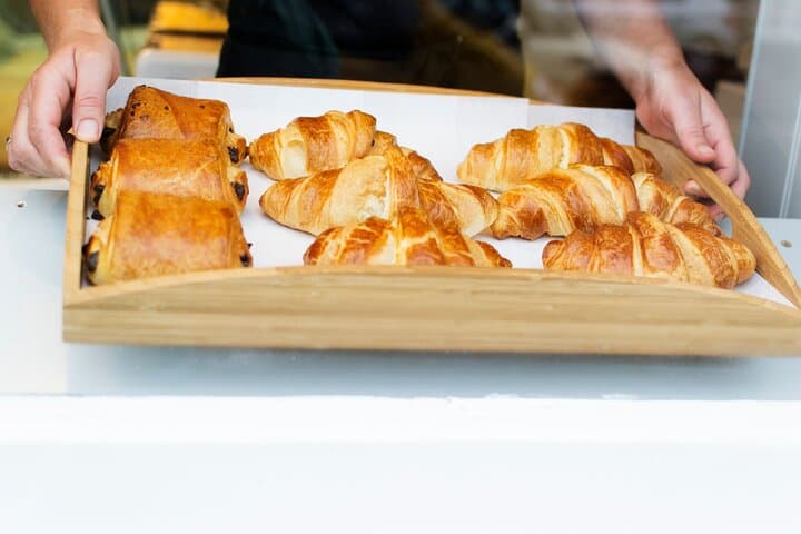 Bicolor Croissant & Pastry Making Class in Central Paris