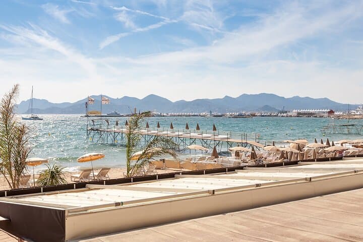 Private One-way Transfer From Cannes to Nice, 2h Stop in Antibes