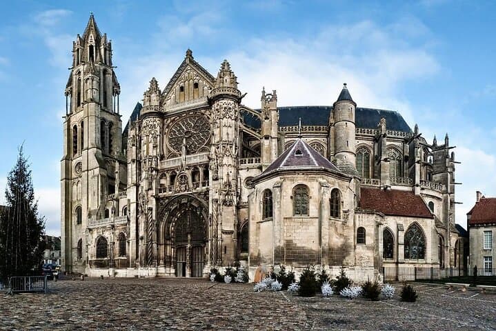 Château de Compiègne, Pierrefonds and Medieval Senlis Tour