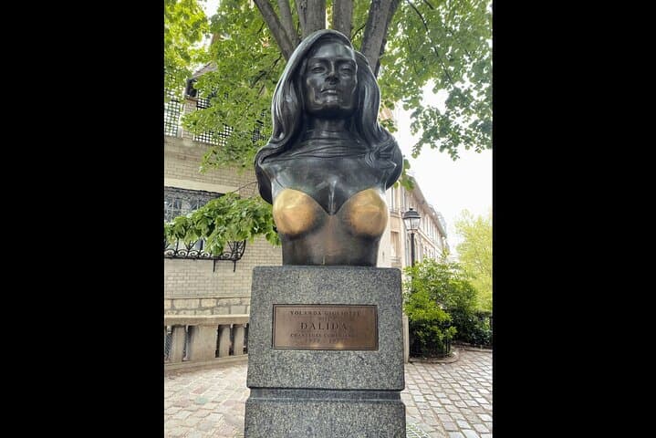 Dalida statue
