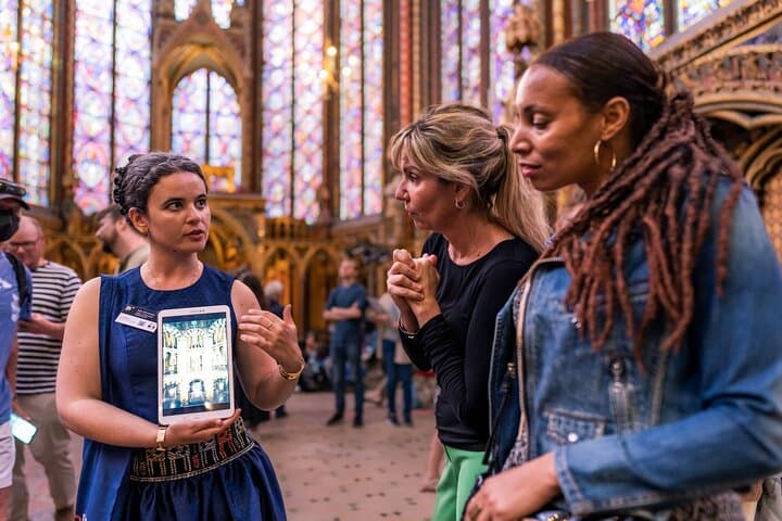 Licensed local guides at the Sainte Chapelle