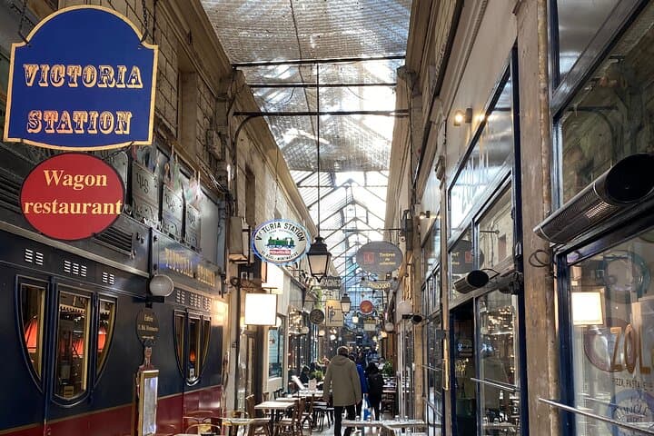 Covered Passages Fun Tour: Escape Game /Guided Tour