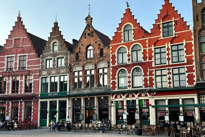 Bruges Guided Day Trip with Canal Cruise Option and Hotel Pickup