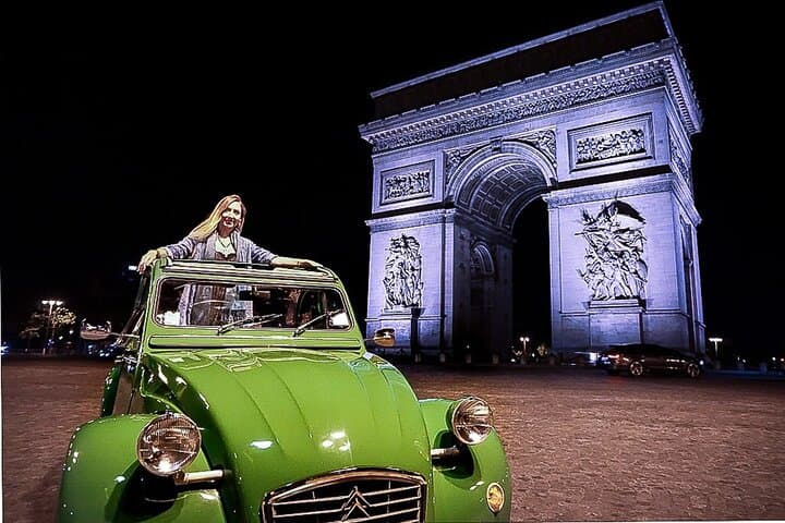 Explore Paris in a classic Citroën 2CV – private guided tour through iconic landmarks, hidden gems & Parisian charm. #Paris2CV #ClassicCarTour #ParisSightseeing #VintageParis
