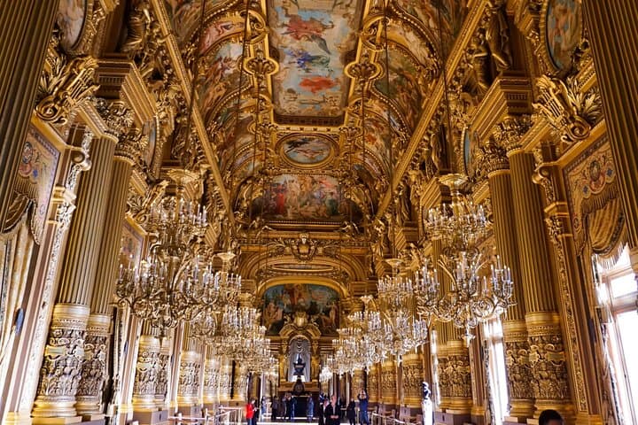 VIP Private Versailles by Golf cart | Palace, gardens & Trianon
