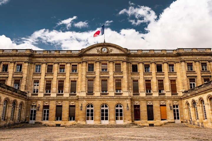 Best Intro to Bordeaux in 2 hours with a Local