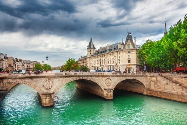 Iconic Paris Walk A Self Guided Tour
