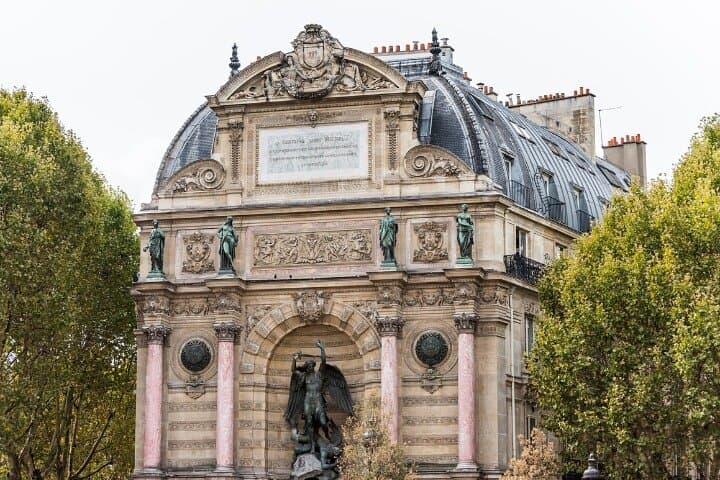 Iconic Paris Walk A Self Guided Tour