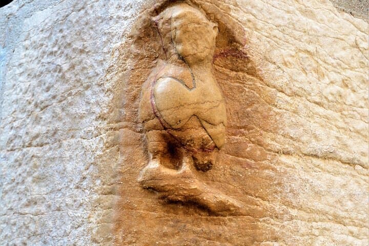 La chouette (The Owl)de Dijon you have to touch it with your left hand for goosd luck