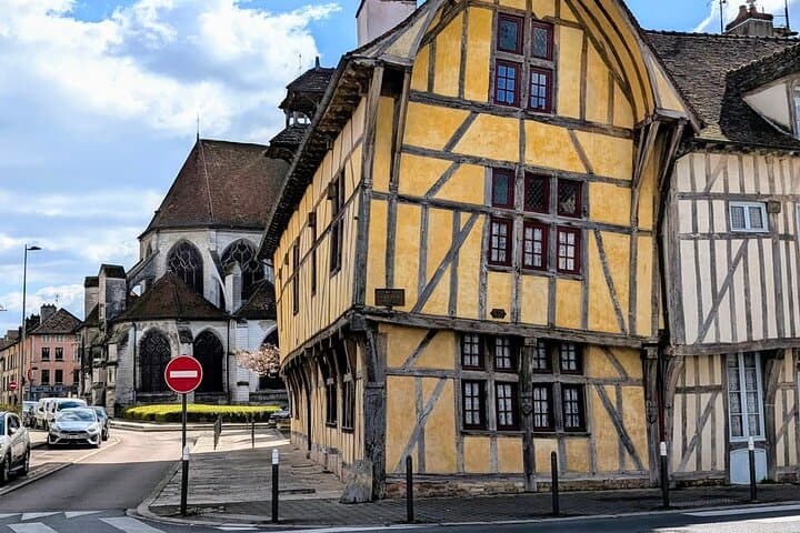 House wood center Troyes
