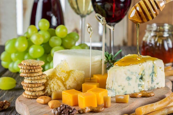 Private Normandy Gourmet Tour with Cider Cheese and Seafood Lunch