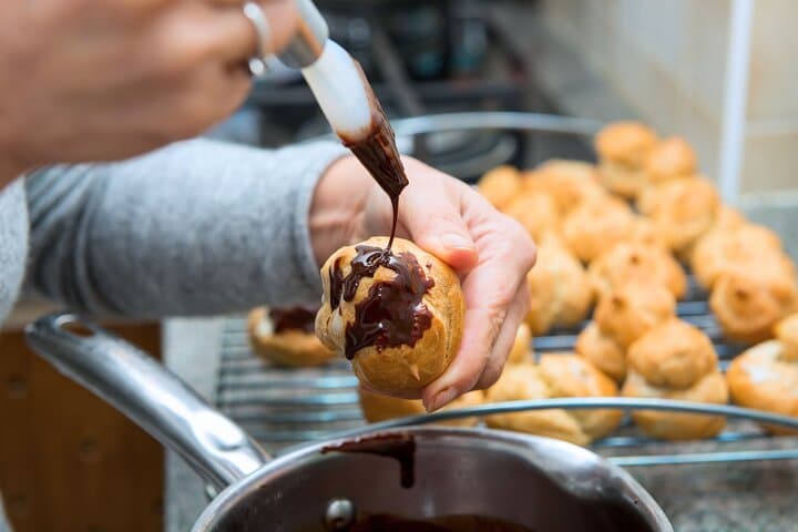 Fun French Profiteroles and Chouquettes Baking Class in Paris