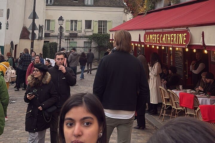 The famous La mere Catherine close to the famous street art at Montmartre