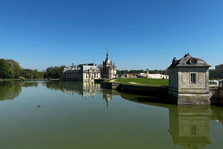 Royal getaway to the Domaine de Chantilly in Van Premium