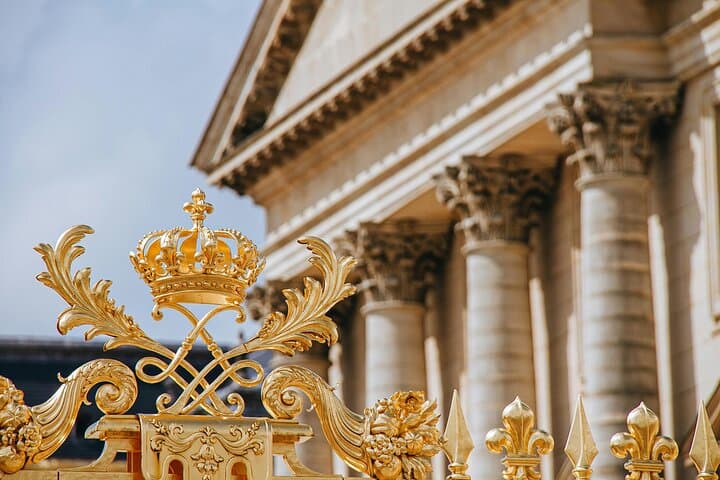 Louvre & Versailles Highlights: Small Group Half-Day Experience