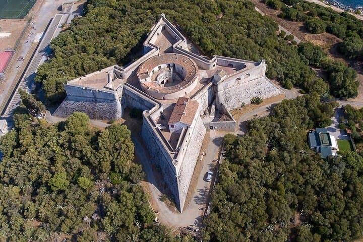 Private Tour to Antibes and Grasse for 4 Hours