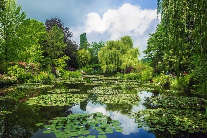 Paris to Rouen and Giverny Private Day Trip