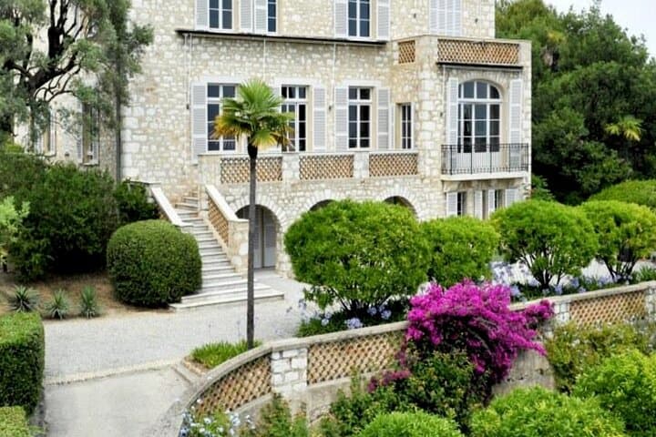 4 Hours Private Tour in Cagnes sur Mer and Nice