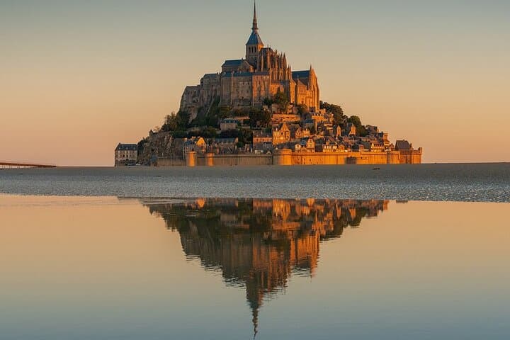 2 Days Private getaway 3 Castles Mont St Michel D Day-VAN VIP