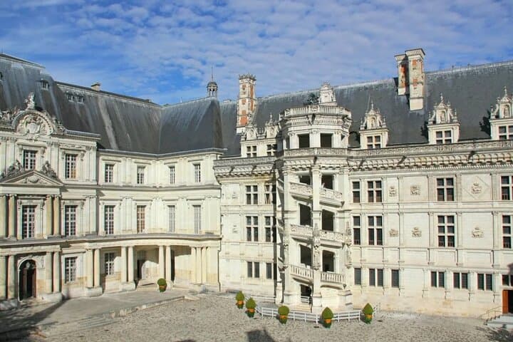 2 days Getaway in the Loire Valley 6 Castles Van VIP