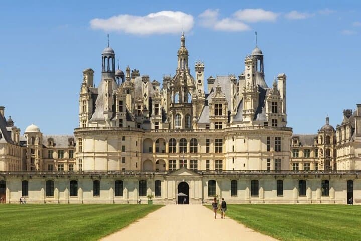 2 days Getaway in the Loire Valley 6 Castles Van VIP