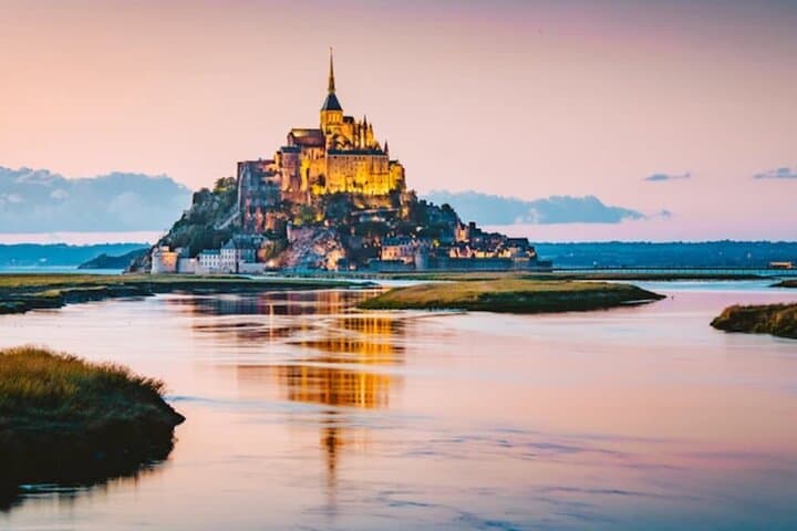 1 Day Private getaway to Mont St Michel Van VIP Departure Paris