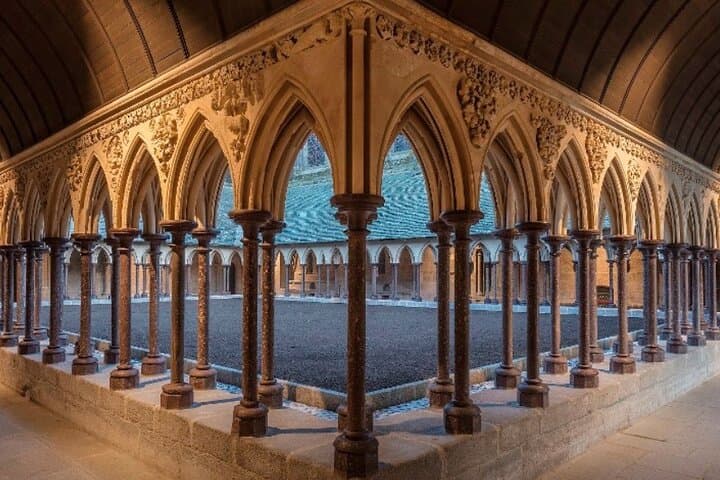 1 Day Private getaway to Mont St Michel Van VIP Departure Paris